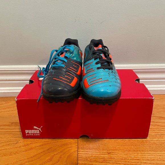🆕⚽️ Puma Soccer Football Cleats Shoes, Navy Blue & Orange, Kids Boys Size US 3 - Picture 3 of 5
